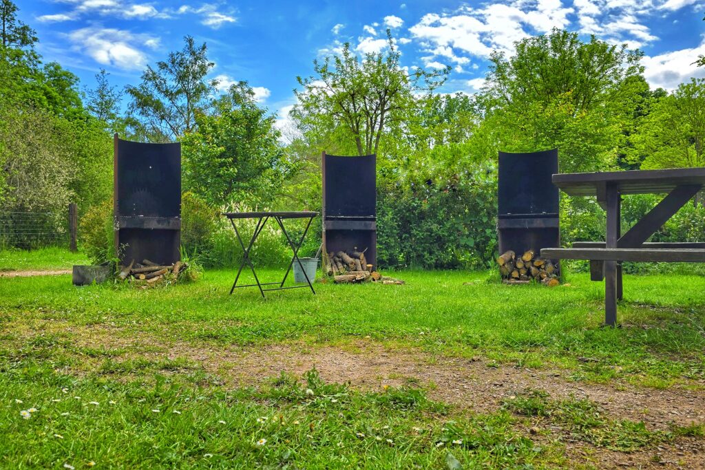 Coin barbecue au Camping Aix Pommiers