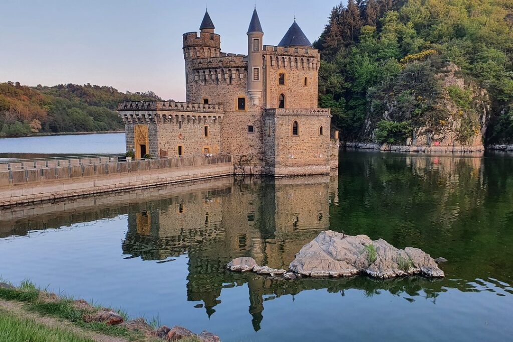 Chateau de la Roche dans la Loire