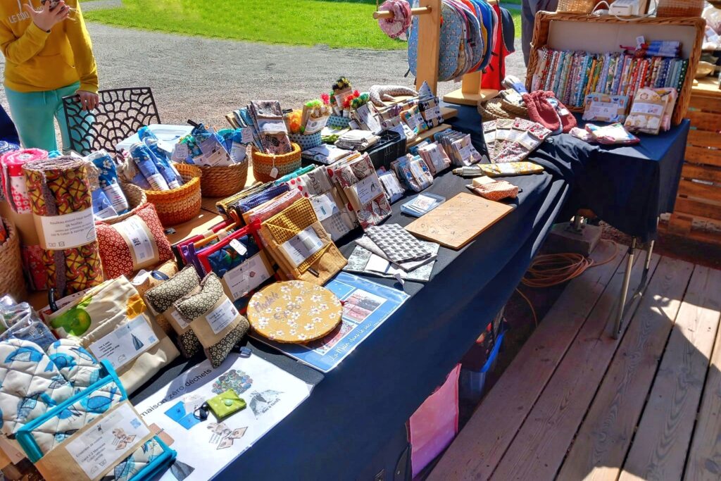 Marché local au Camping Aix Pommiers